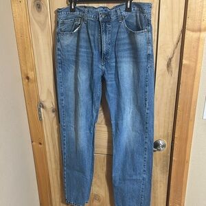 Levi’s 505 Classic Straight Leg Medium Wash Denim Jeans